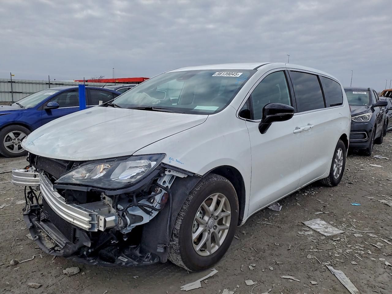 2025 Chrysler Voyager lx