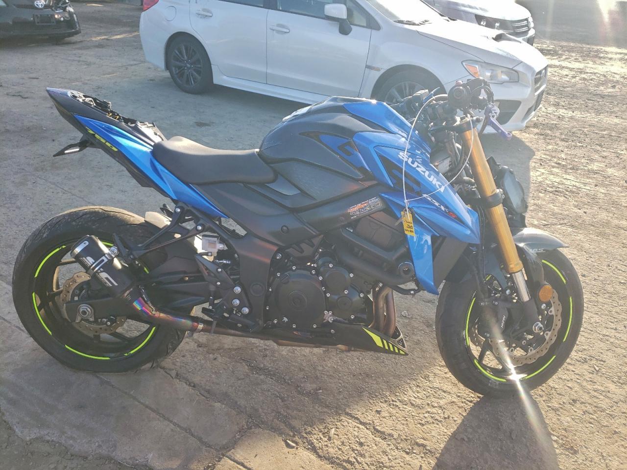 2022 Suzuki GSX-S750 M