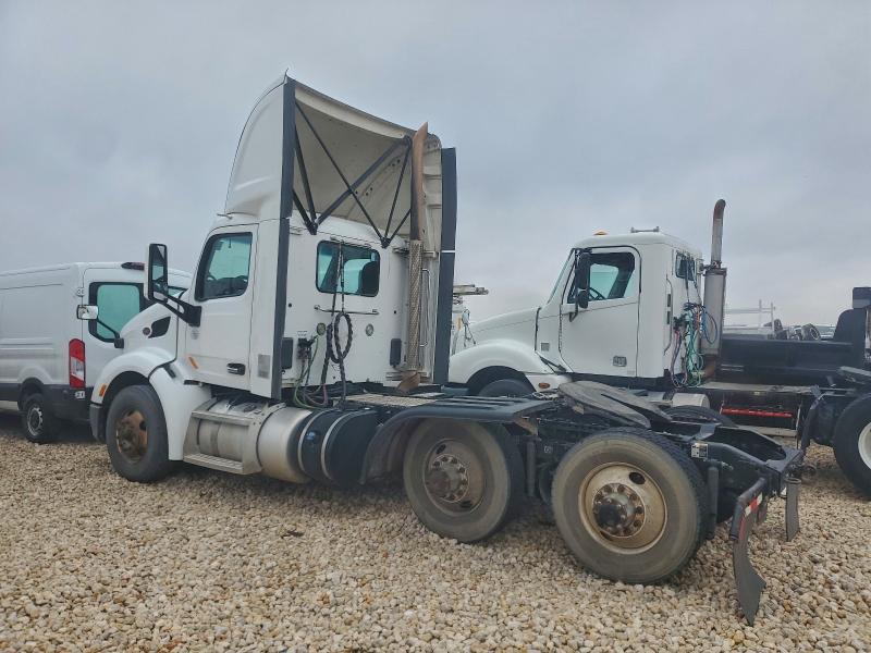 2018 Peterbilt 579 Semi Truck