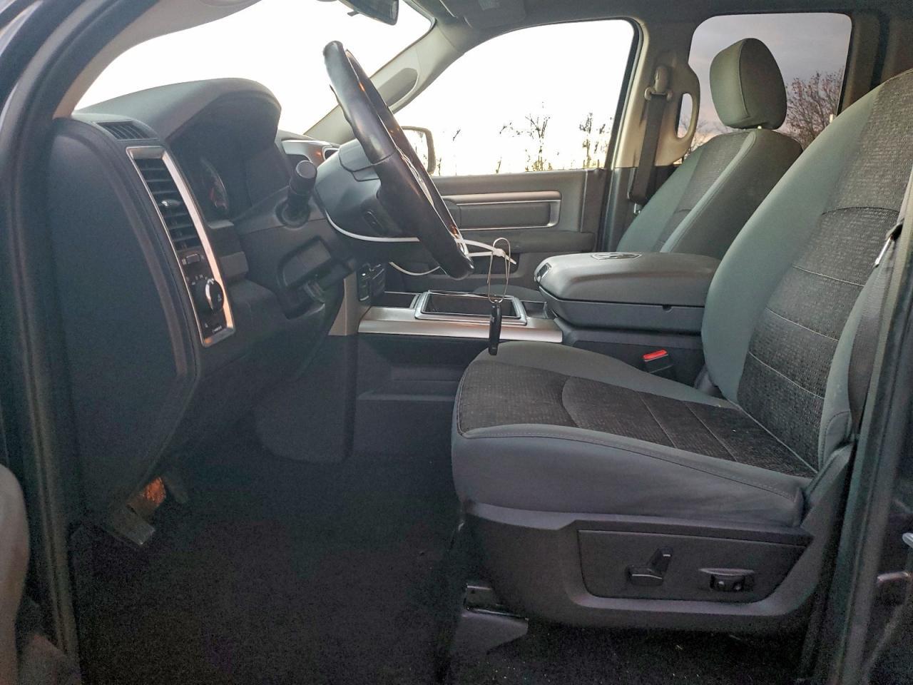 2015 Dodge RAM 1500 SLT