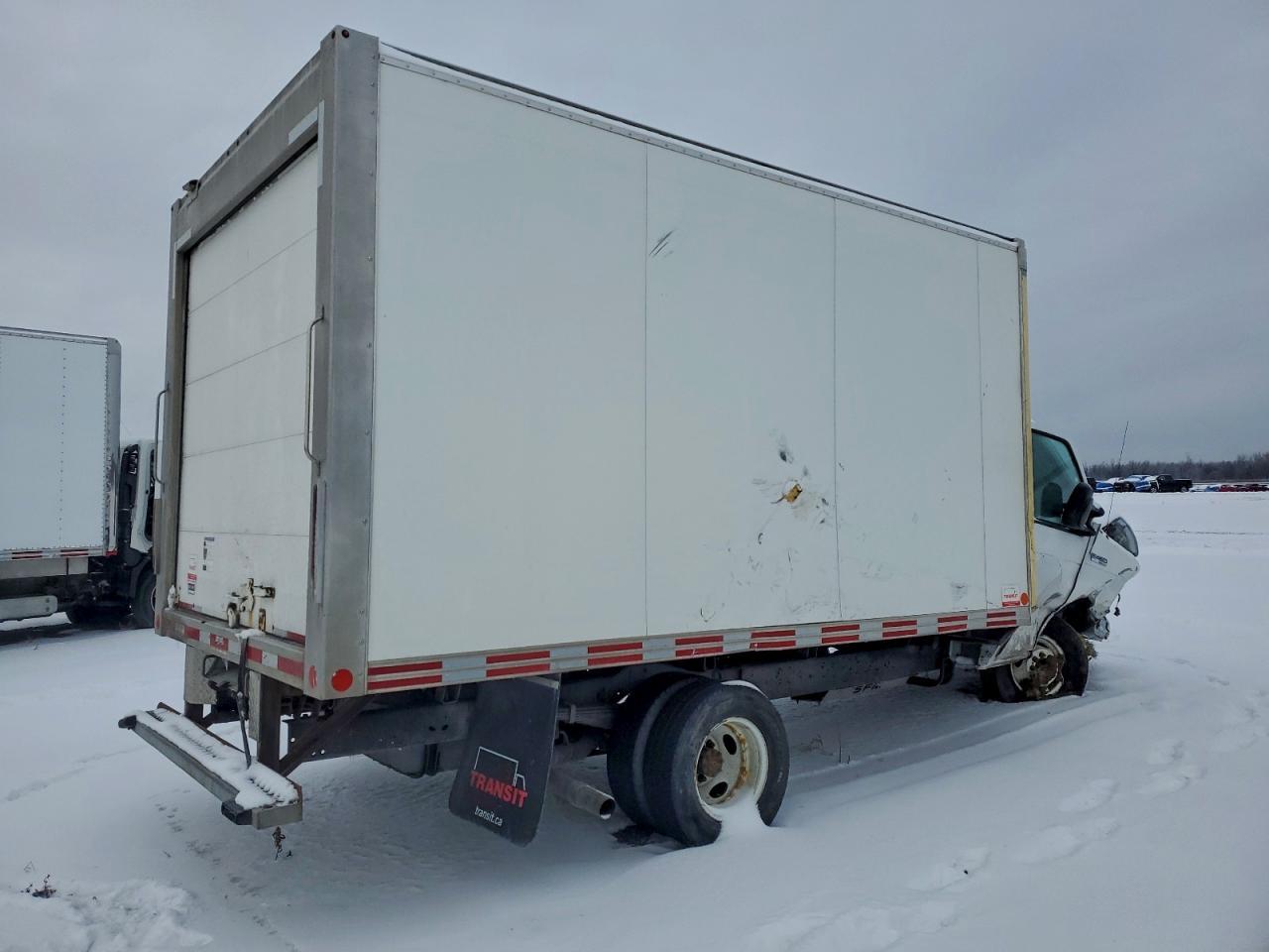 2022 Ford Econoline E450 Super Duty Cutaway Van