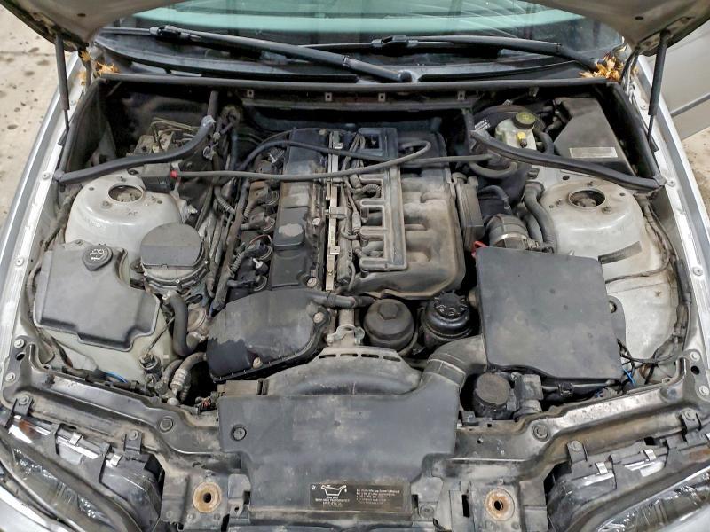 2004 BMW 325 xi