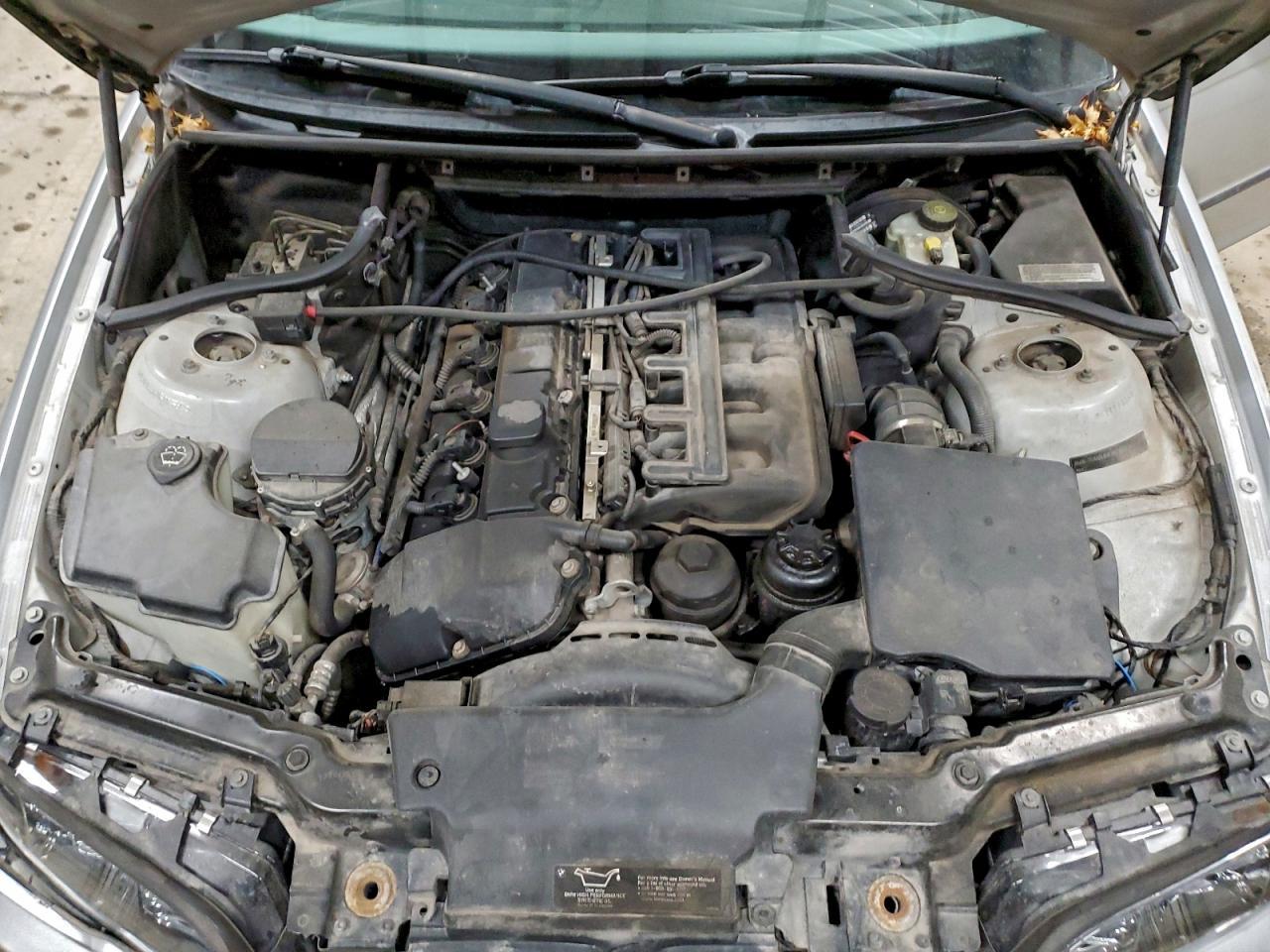 2004 BMW 325 xi