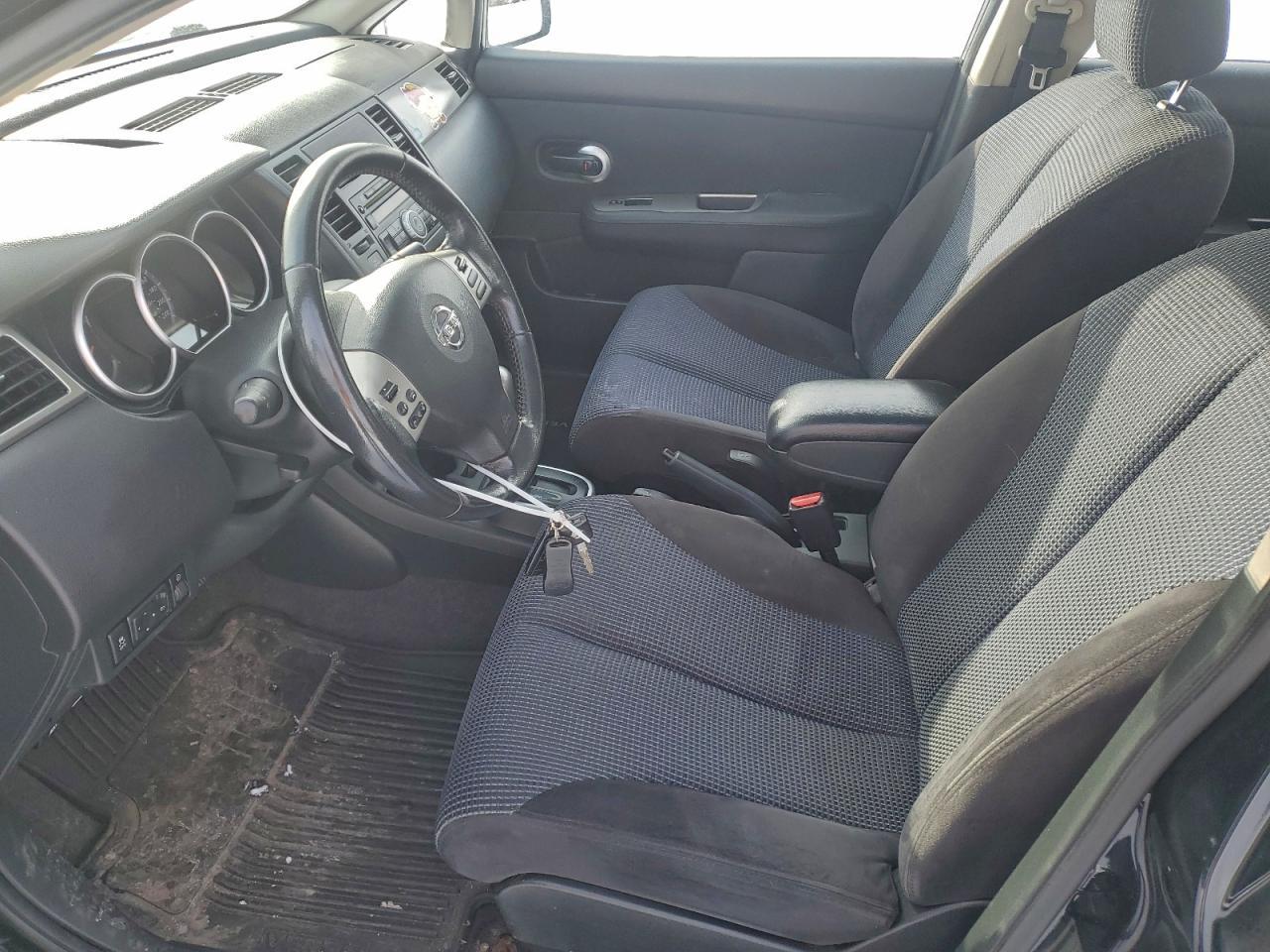 2011 Nissan Versa s