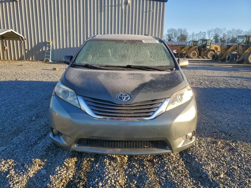 2011 Toyota Sienna xle