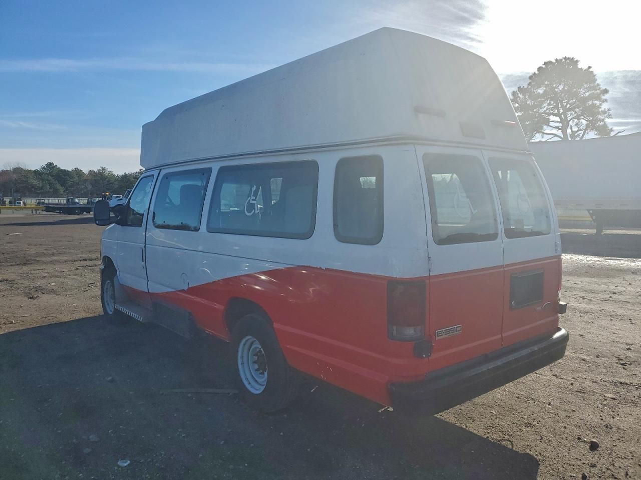 2009 Ford Econoline E350 Super Duty van