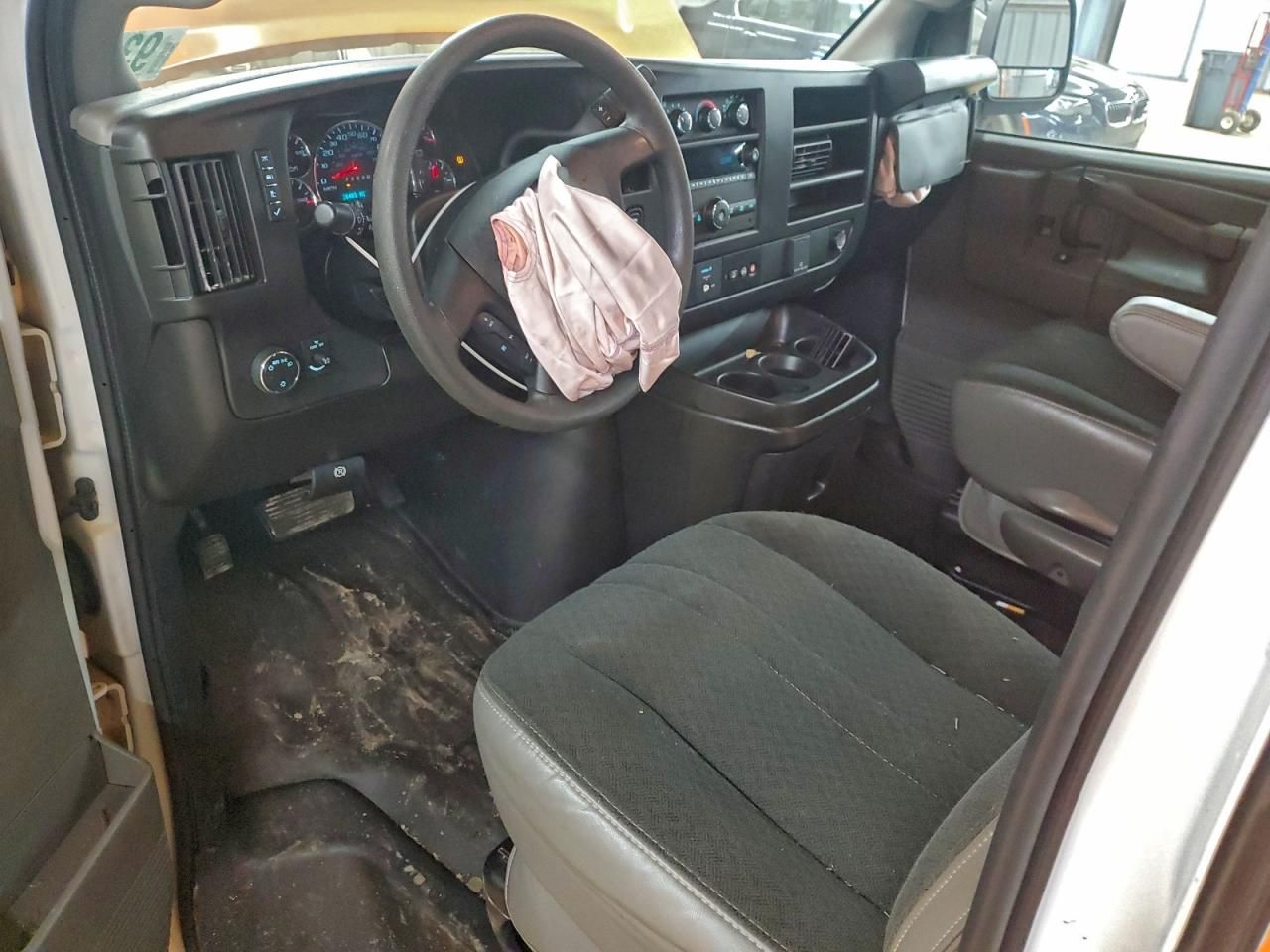 2022 Chevrolet Express G2500