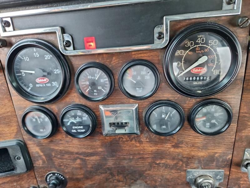 1998 Peterbilt 378 Semi Truck