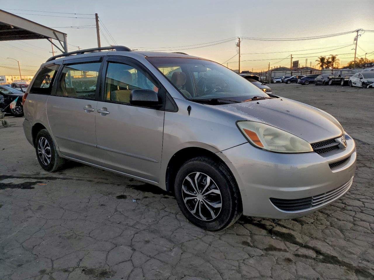 2004 Toyota Sienna ce