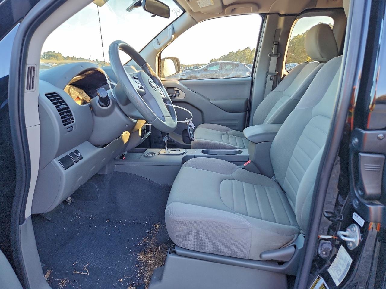 2021 Nissan Frontier s