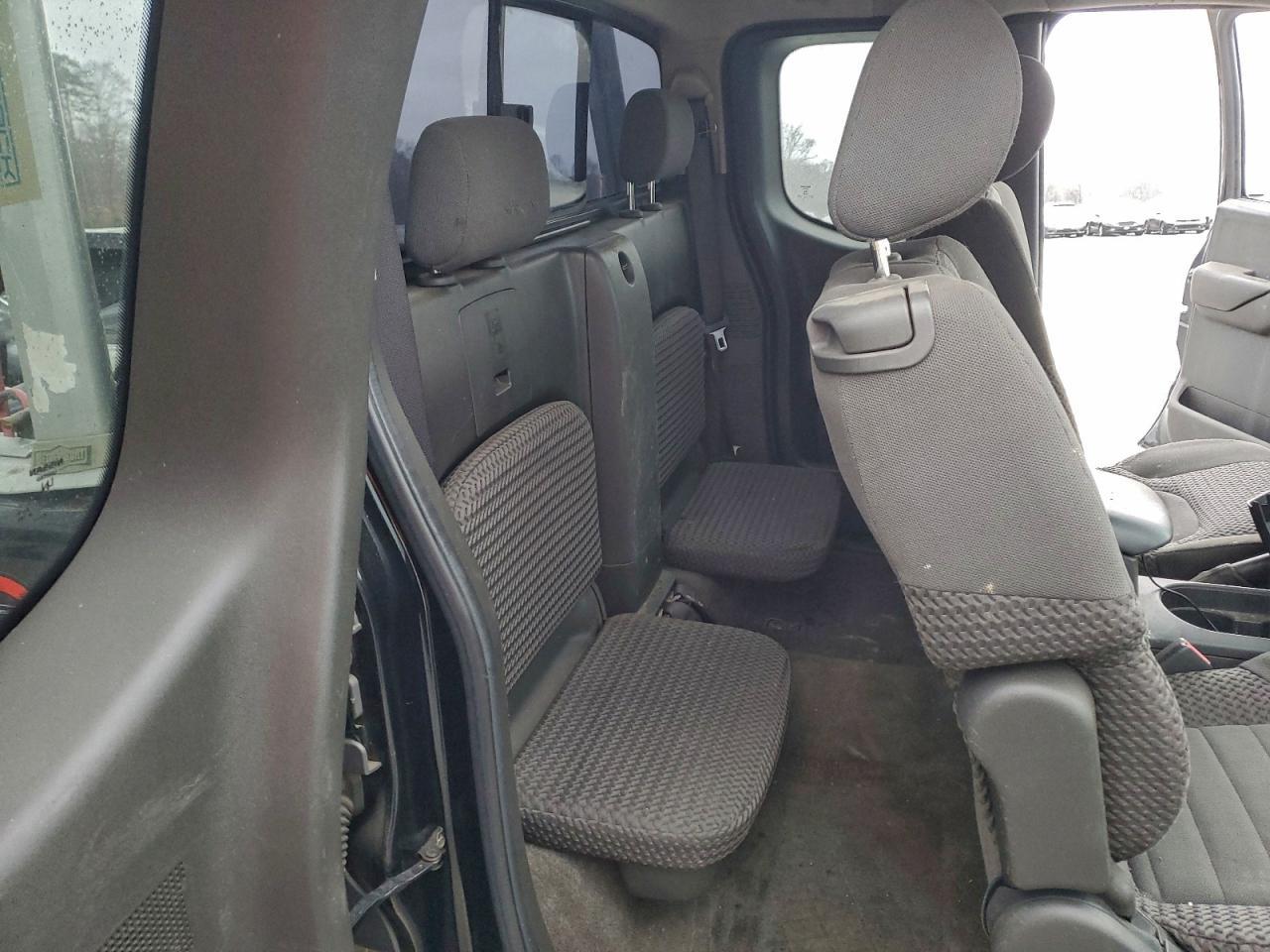 2005 Niss Frontier King Cab LE