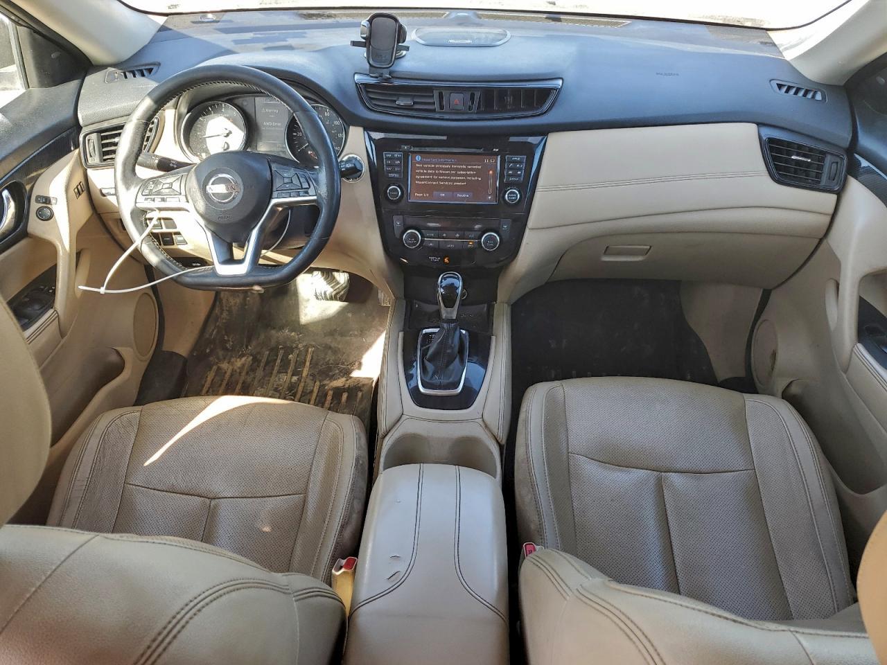 2017 Nissan Rogue sv