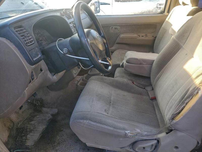 2000 Nissan Frontier King cab xe