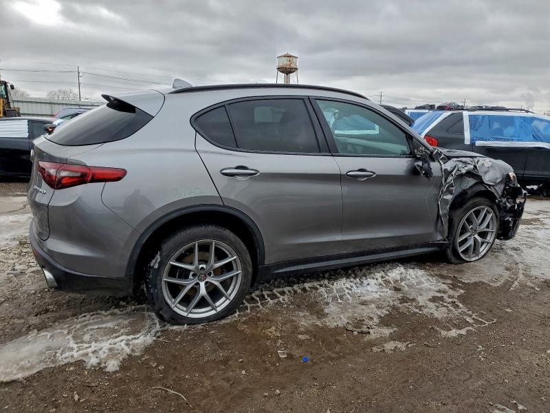 2018 Alfa Romeo Stelvio ti Sport