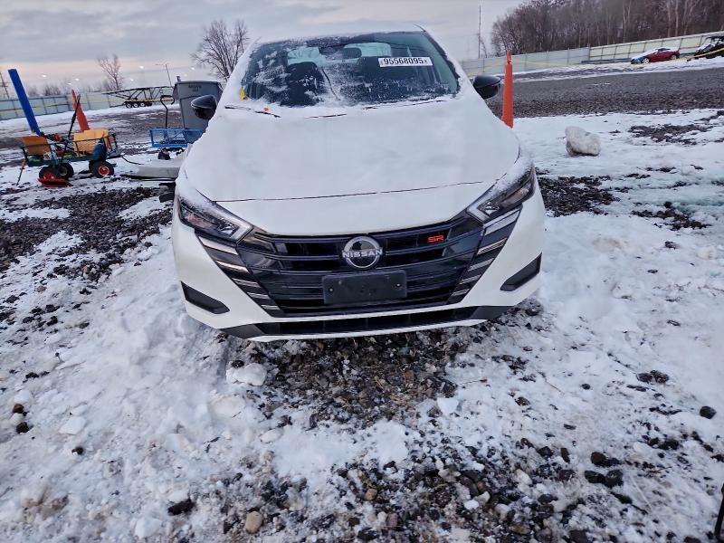 2024 Nissan Versa sr