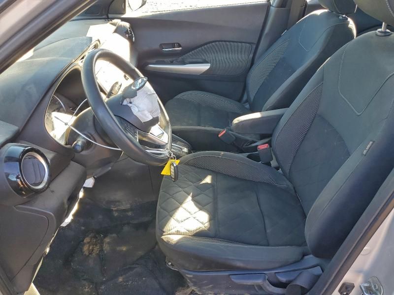 2020 Nissan Kicks sv