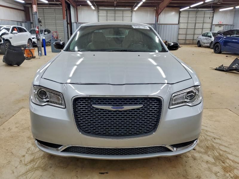 2019 Chrysler 300 Touring
