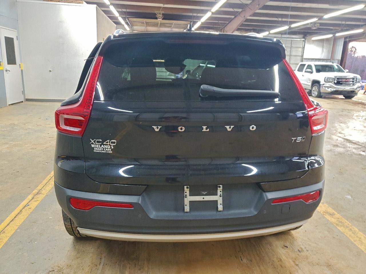 2021 Volvo Xc40 T5 Momentum