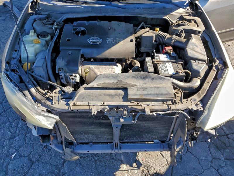 2002 Nissan Altima Base