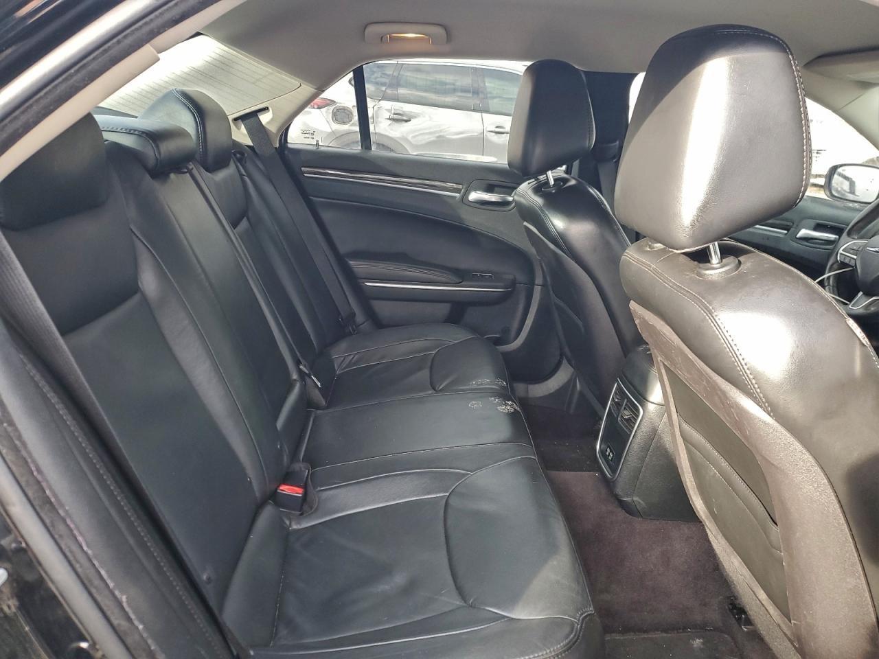 2016 Chrysler 300 Limited