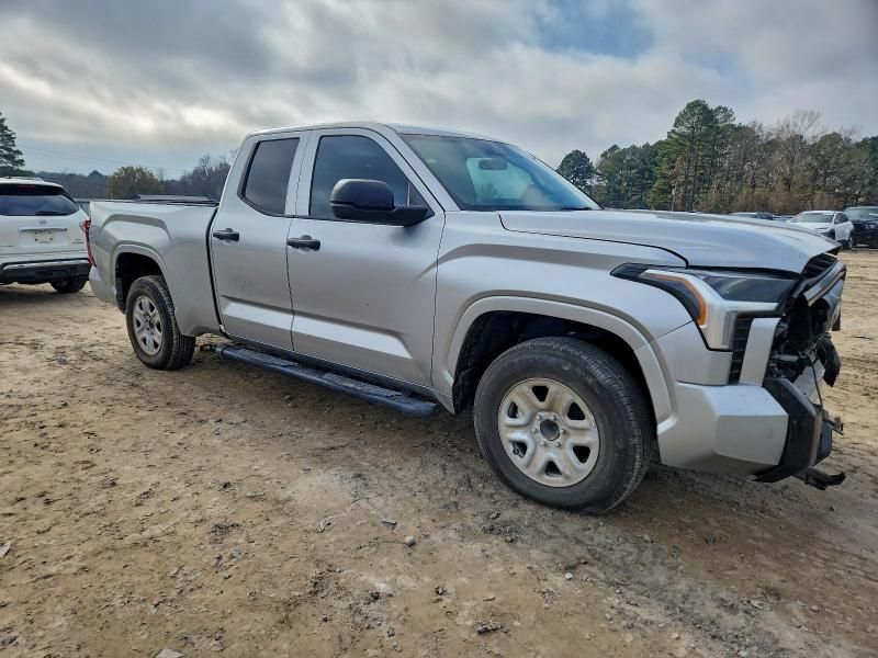 2023 Toyota Tundra Double cab sr