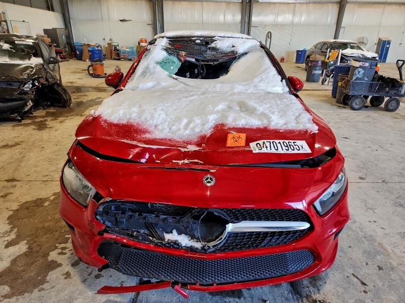 2019 Mercedes-Benz A 220