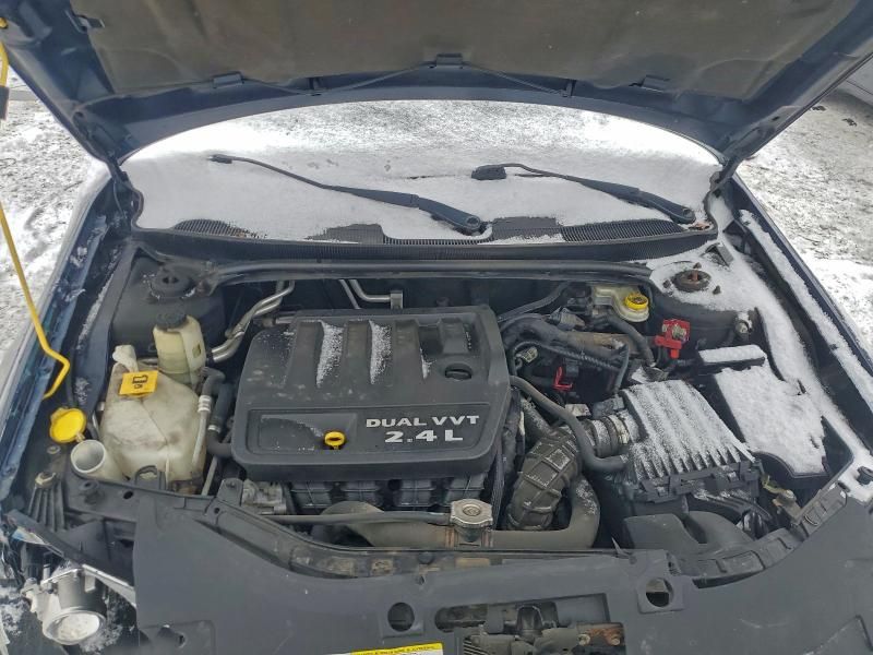 2013 Chrysler 200 lx