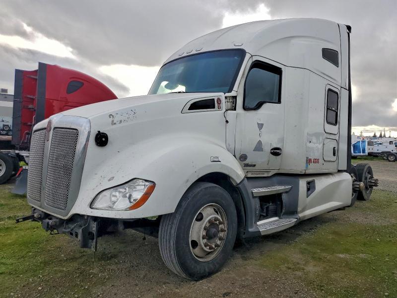 2022 Kenworth T680 Semi Truck
