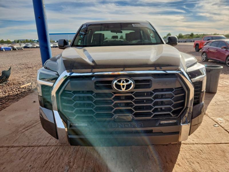 2024 Toyota Tundra Crewmax sr