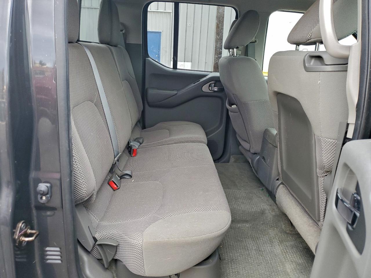 2014 Nissan Frontier sv