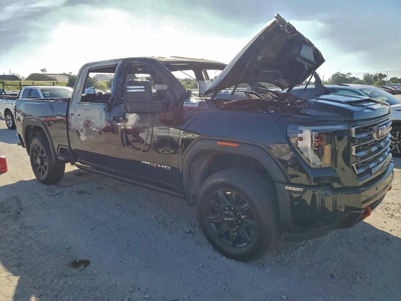 2025 GMC Sierra K2500 AT4