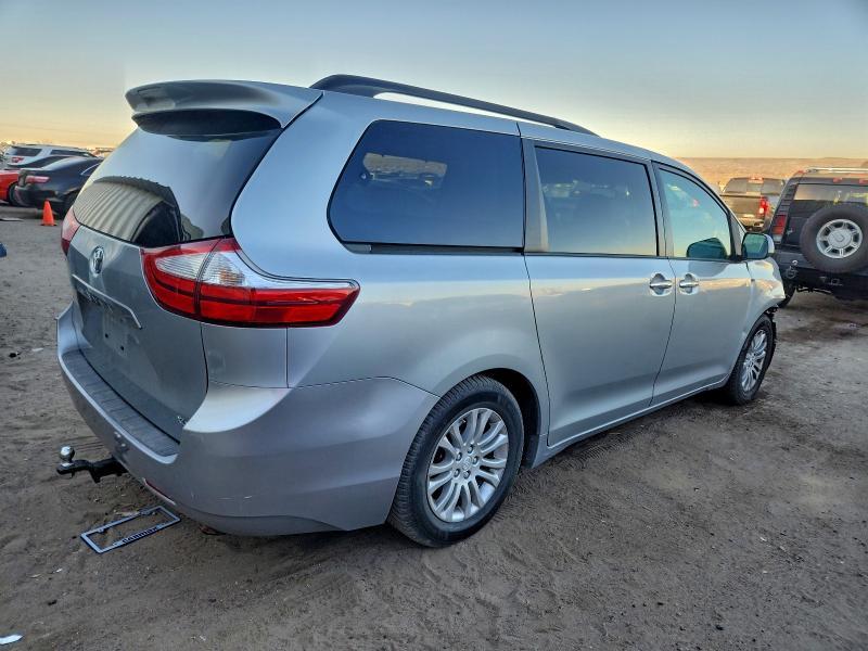 2016 Toyota Sienna xle