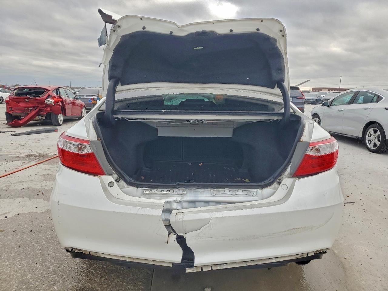 2016 Toyota Camry le