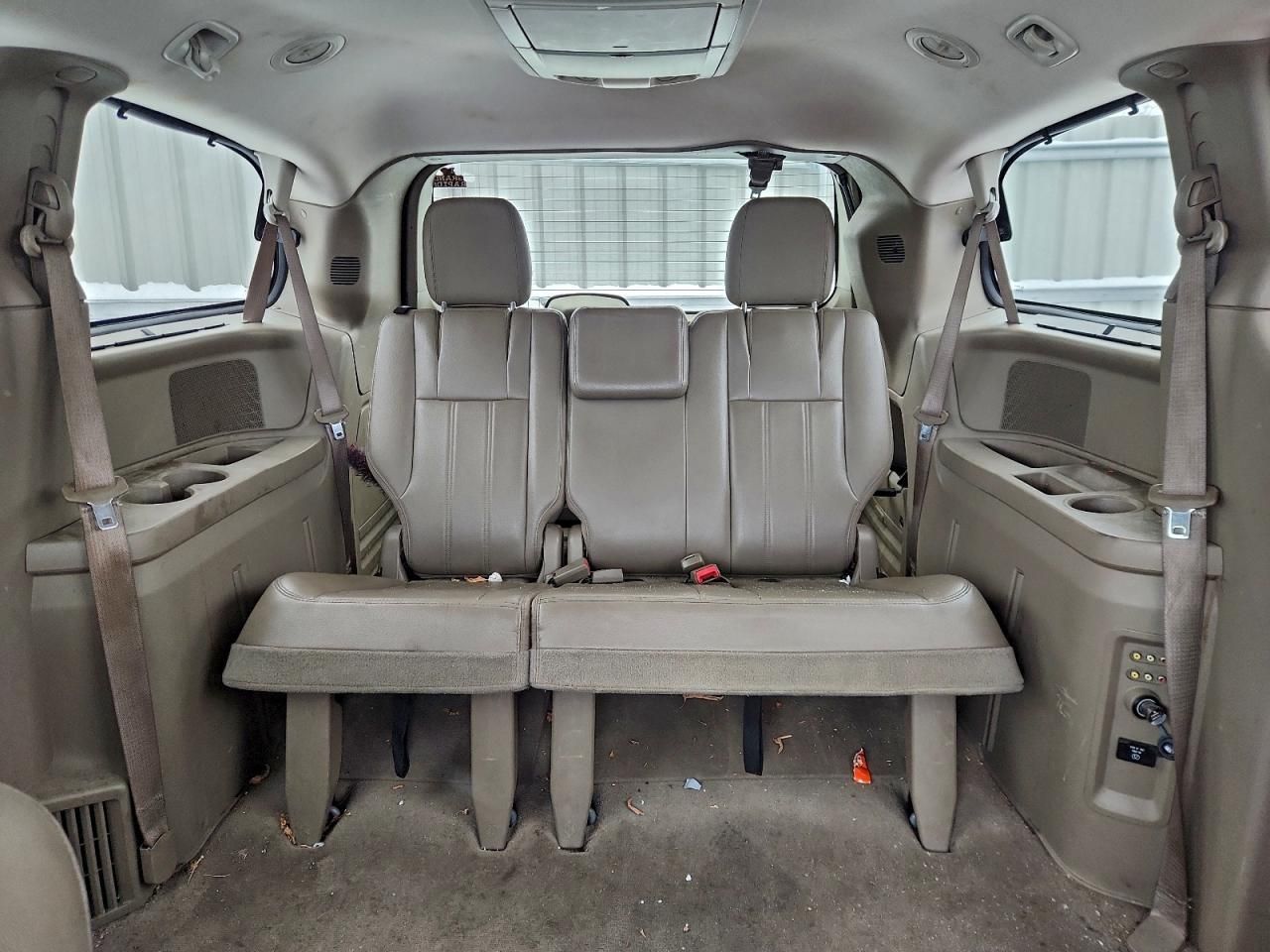 2012 Chrysler Town & Country Touring l