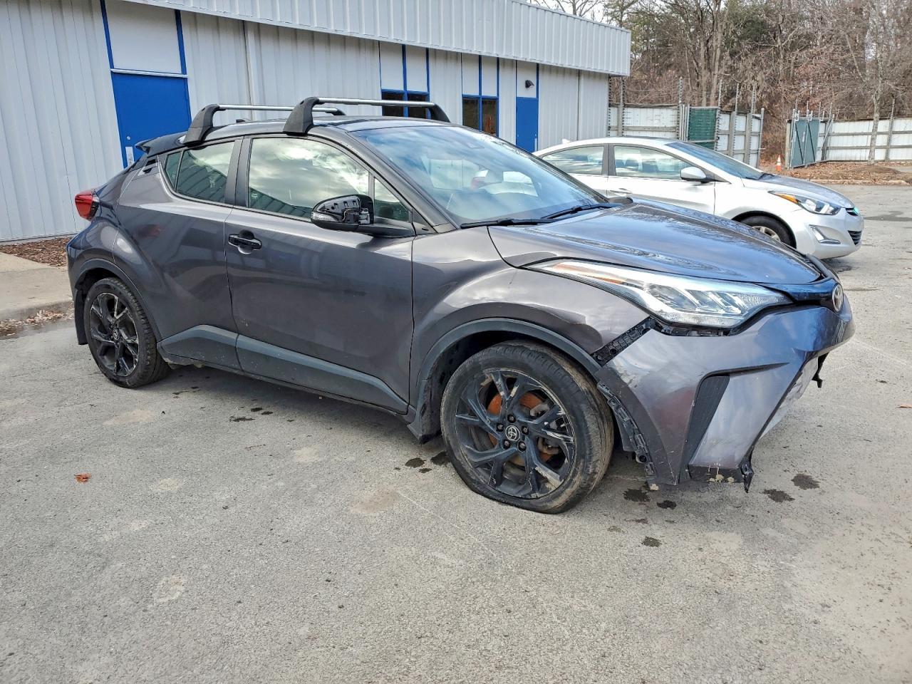 2021 Toyota C-hr xle