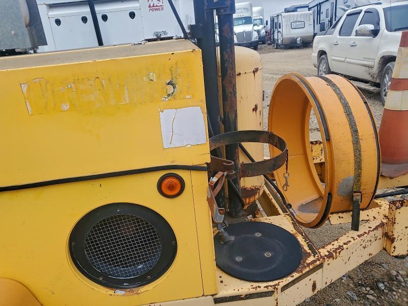 1999 F101 1999 Team Fenex Manhole Support Trailer