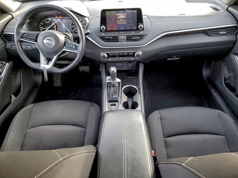 2021 Nissan Altima sv