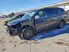 2016 Chrysler Town & Country Touring l