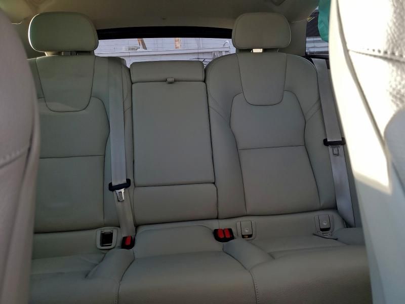 2023 Volvo Xc60 Plus