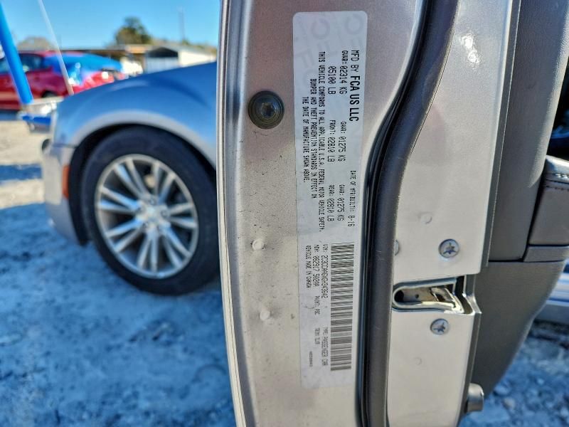 2016 Chrysler 300 Limited