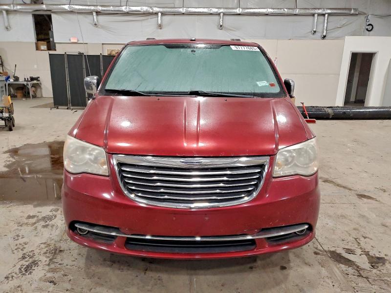 2011 Chrysler Town & Country Touring l