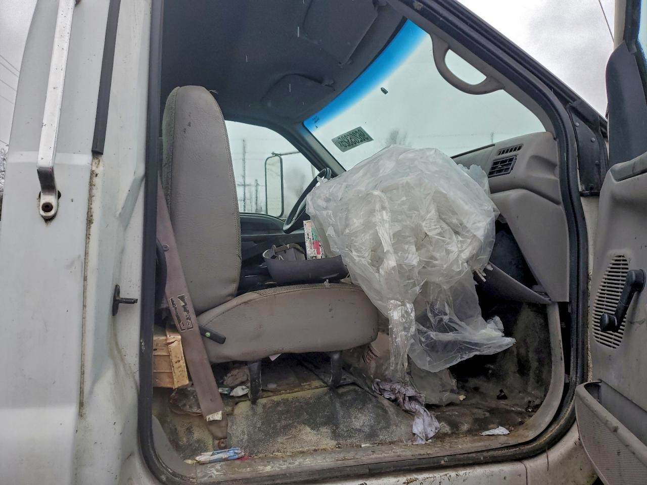 2001 Ford F650 Super