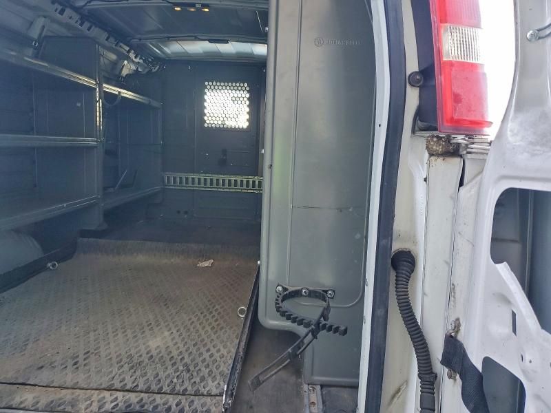 2015 Chevrolet Express 2500 Delivery van