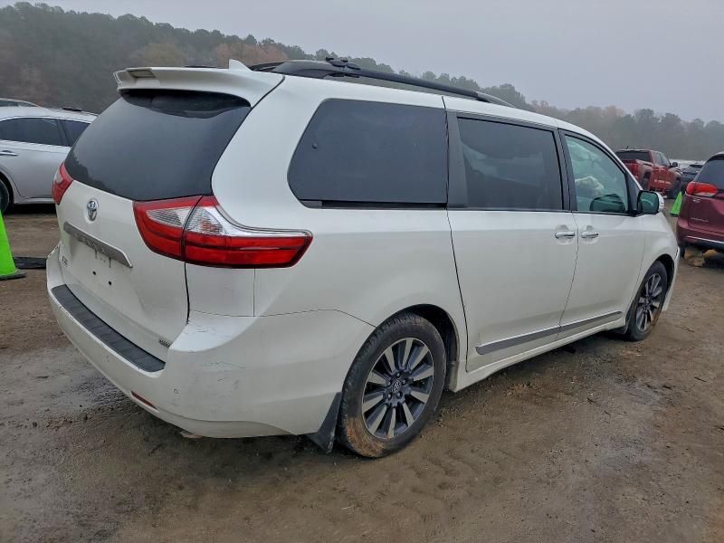 2018 Toyota Sienna xle