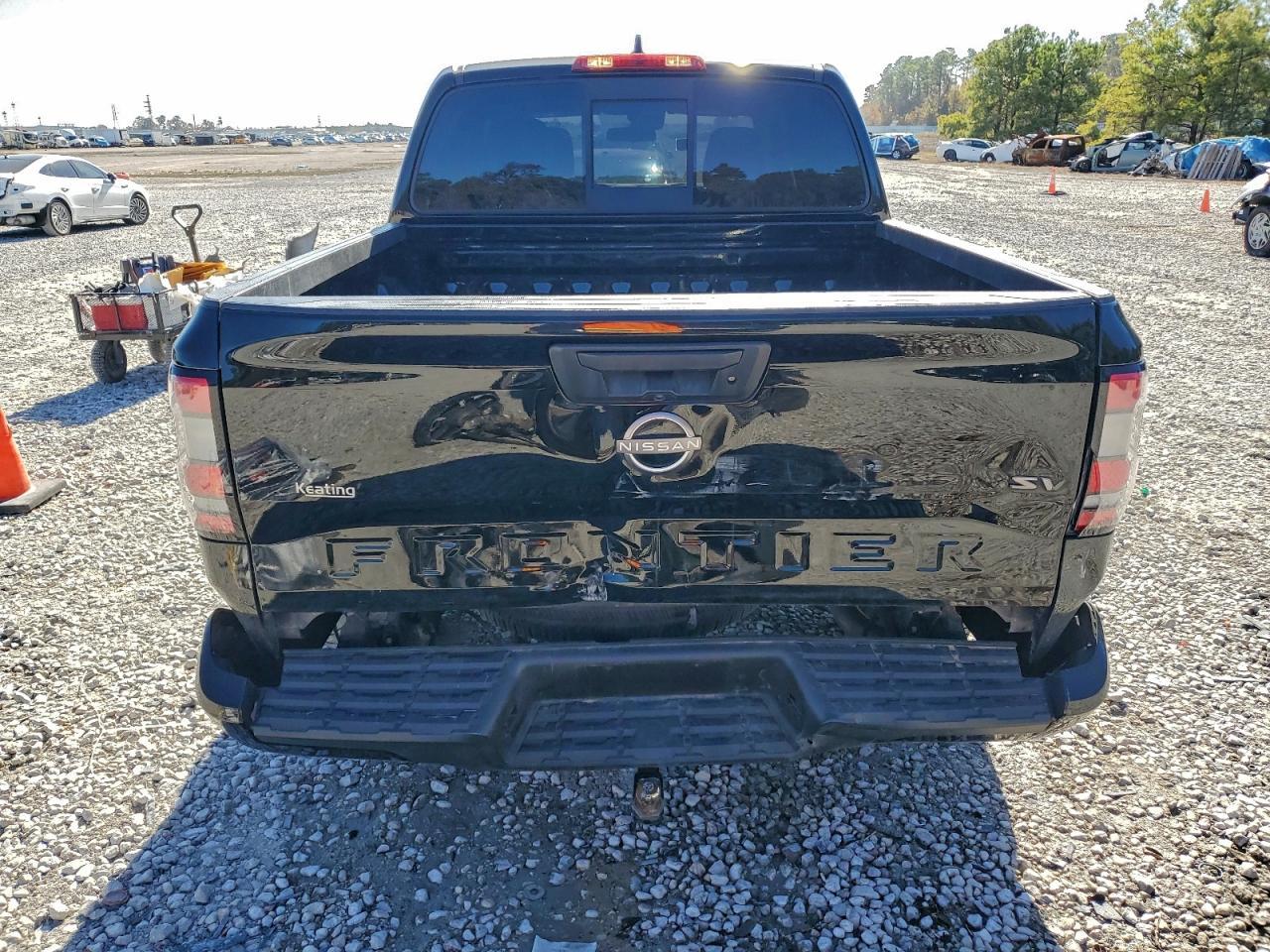 2022 Nissan Frontier s