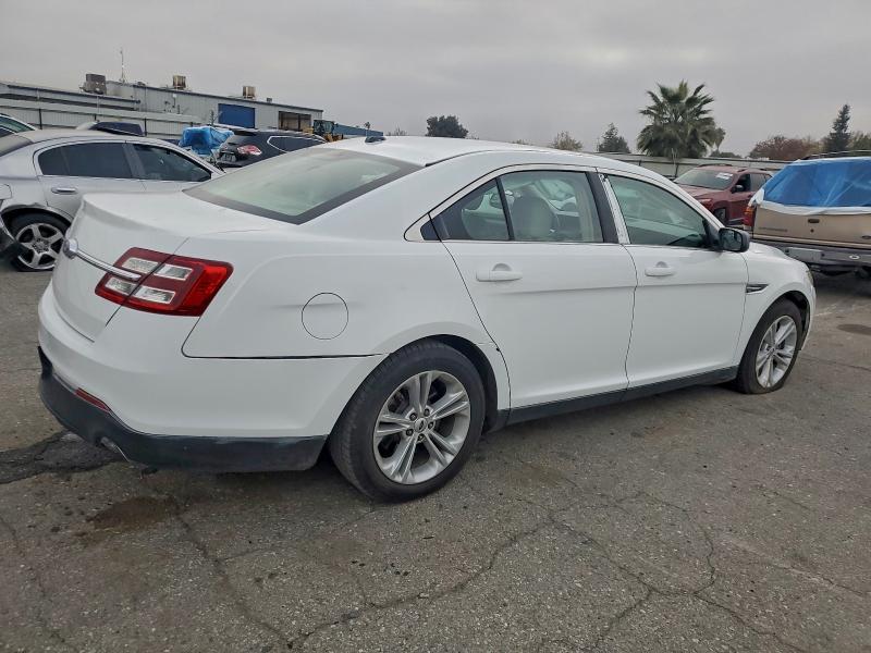 2018 Ford Taurus se