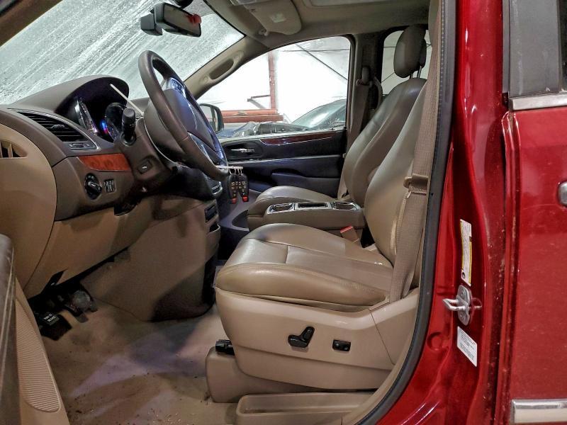 2011 Chrysler Town & Country Touring l