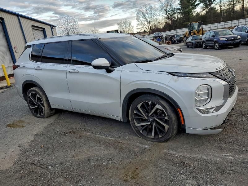 2023 Mitsubishi Outlander sel