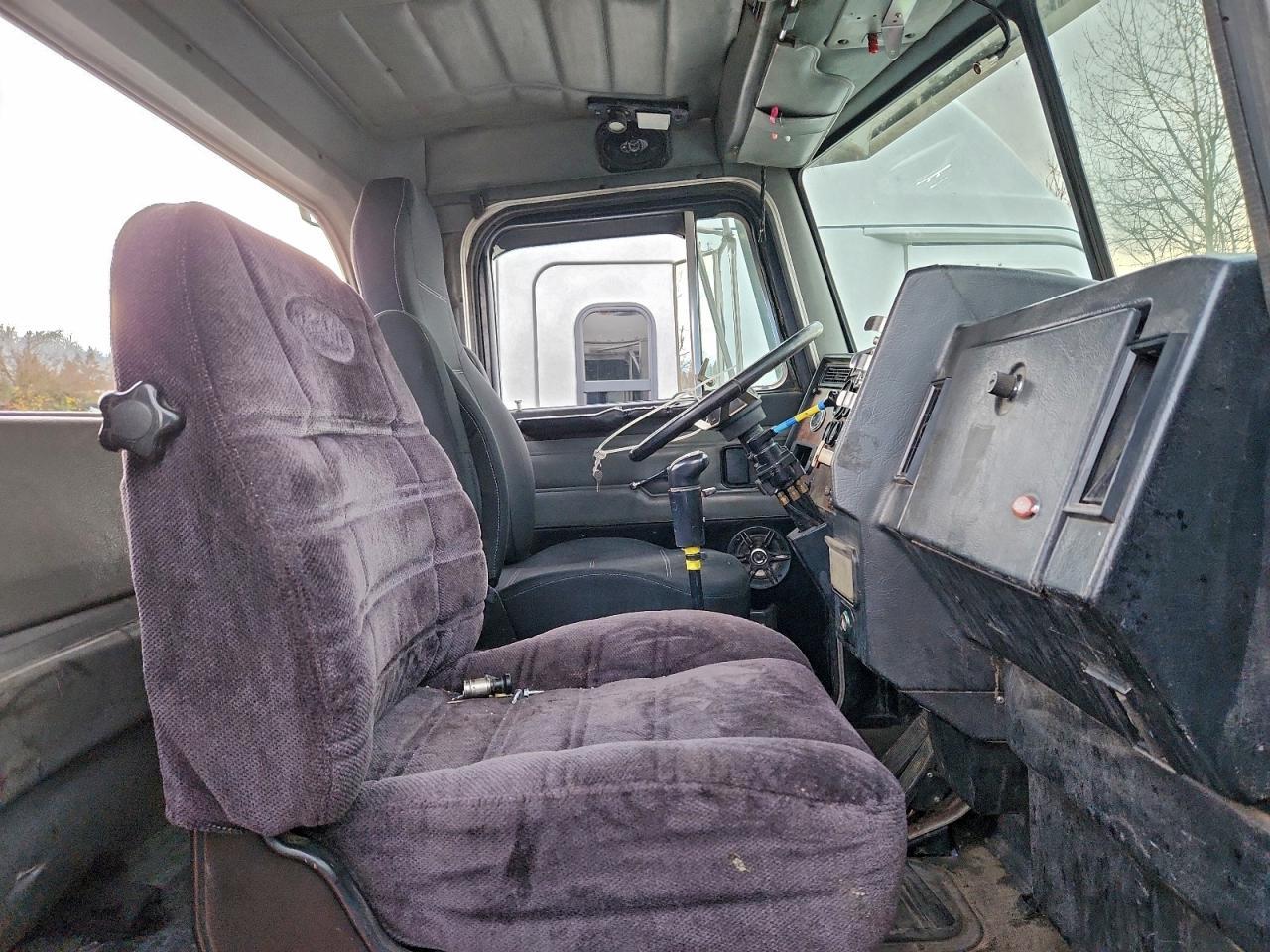 1998 Peterbilt 378 Semi Truck