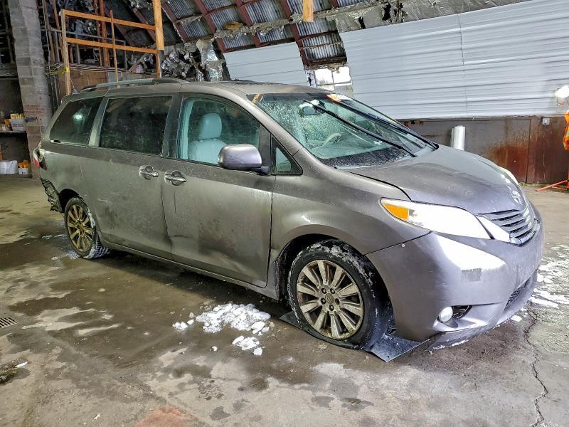 2011 Toyota Sienna xle